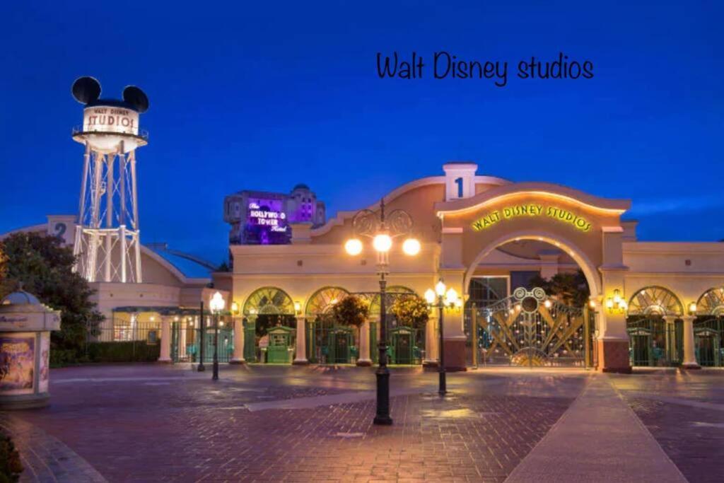 Studio 2 Adultes 2 Enfants Parcs Disneyland Paris Montévrain Eksteriør bilde